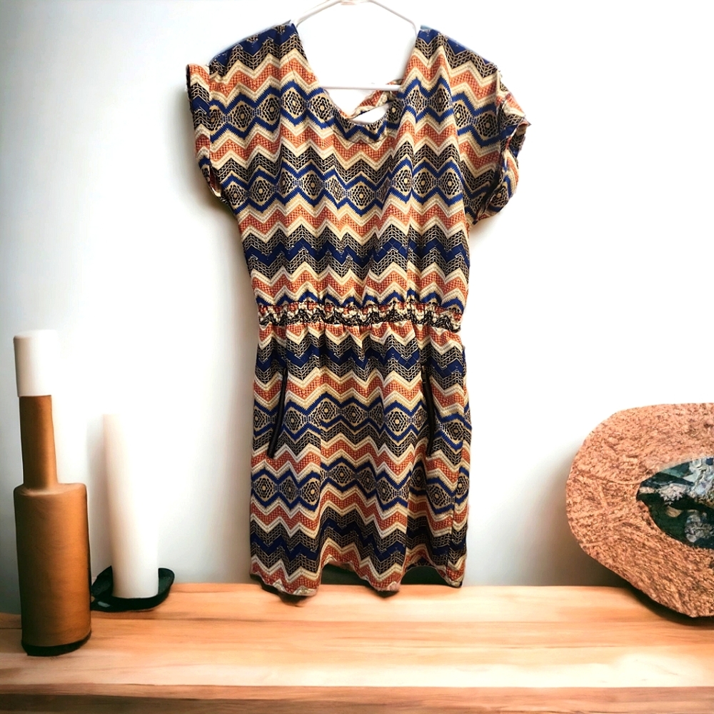 Cute Pattern Dress with Zipper pockets - Size Small